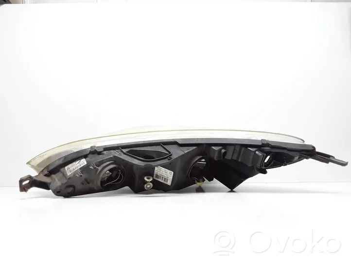 Peugeot 407 Lampa przednia 9656668780