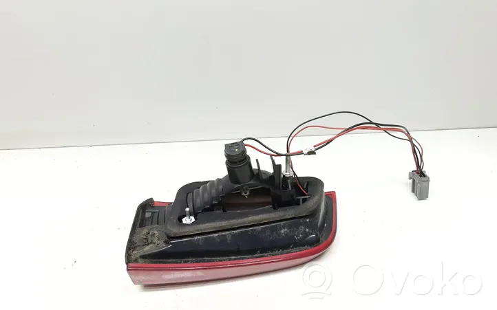 Volvo S60 Lampy tylnej klapy bagażnika 30796271