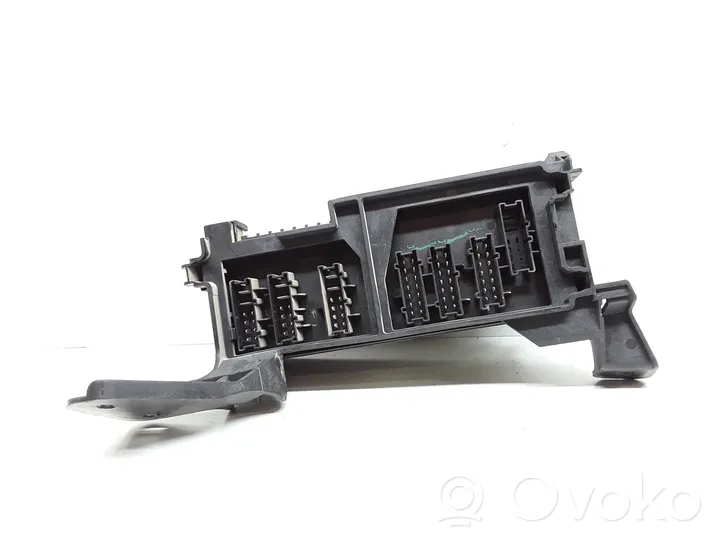 Mercedes-Benz ML W164 Module de fusibles A1645402372