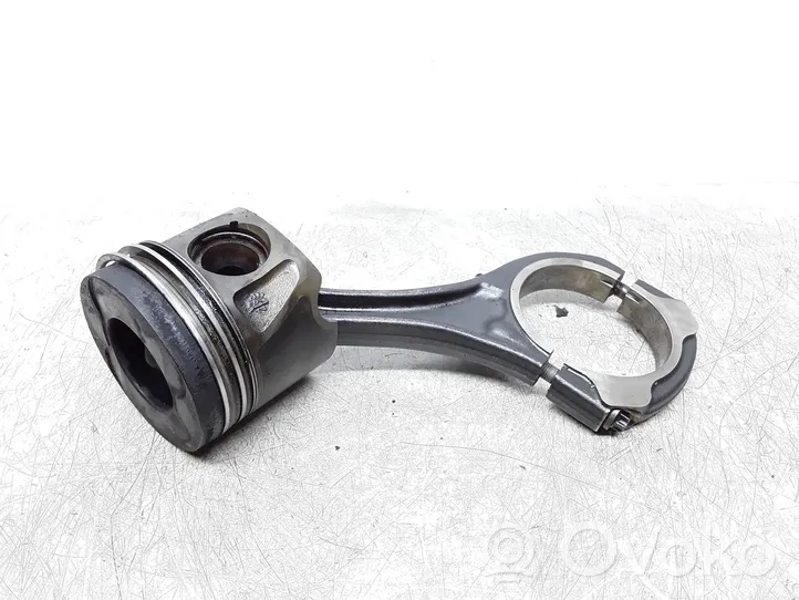 Mercedes-Benz ML W164 Piston with connecting rod A6422610