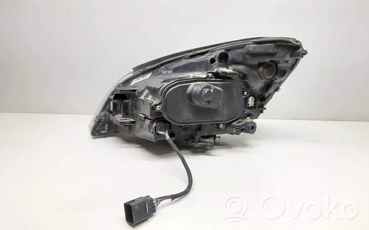 Volvo V60 Faro delantero/faro principal 31299993