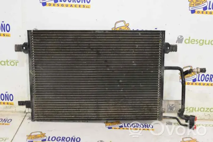 Volkswagen PASSAT B5 Gaisa kondicioniera dzeses radiators 8D0260403G