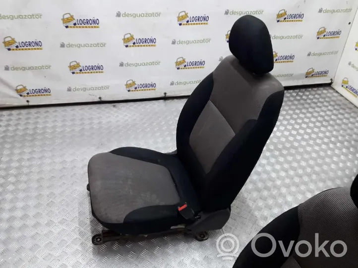 Mitsubishi L200 Seat set 