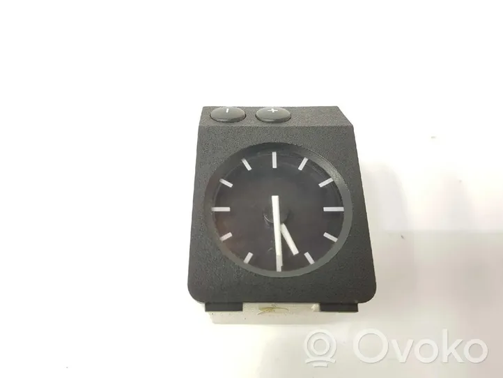 BMW 7 E38 Orologio 62131387414