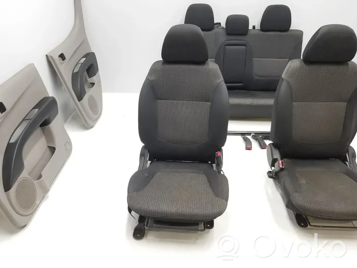 Mitsubishi L200 Set sedili 