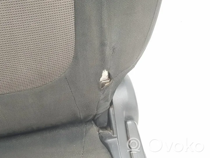 Mitsubishi L200 Seat set 