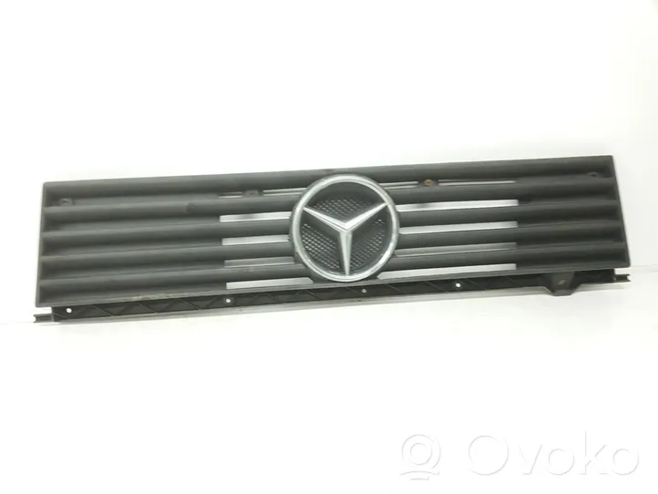 Mercedes-Benz 100 W631 Griglia anteriore A6317510218