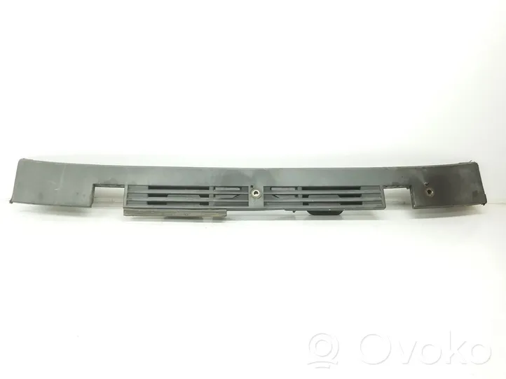 Mercedes-Benz 100 W631 Rivestimento del tergicristallo A6316200334