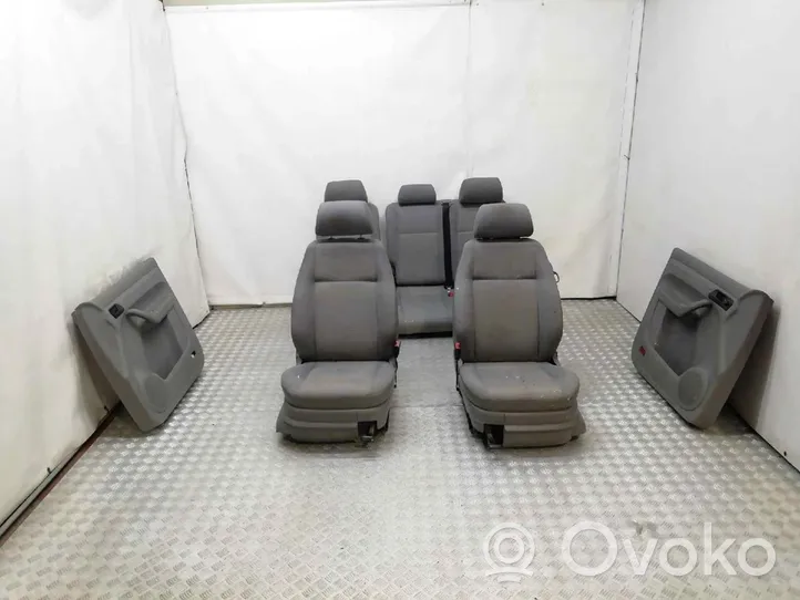 Volkswagen Caddy Seat set 