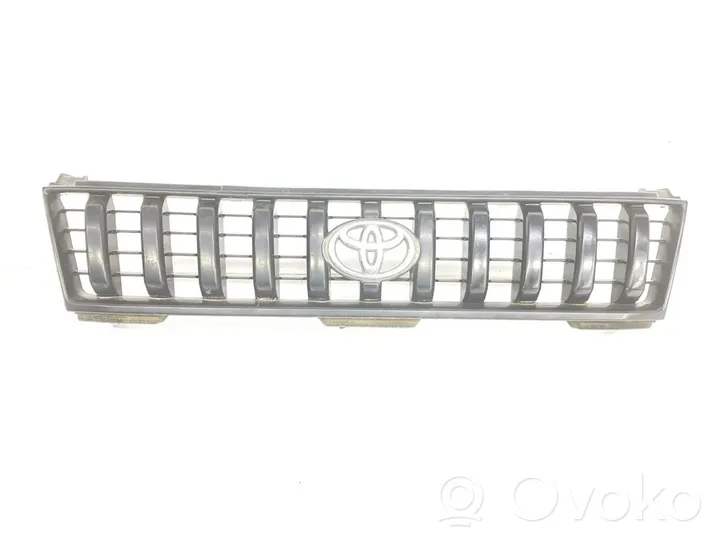 Toyota Land Cruiser (HDJ90) Atrapa chłodnicy / Grill 5311160290