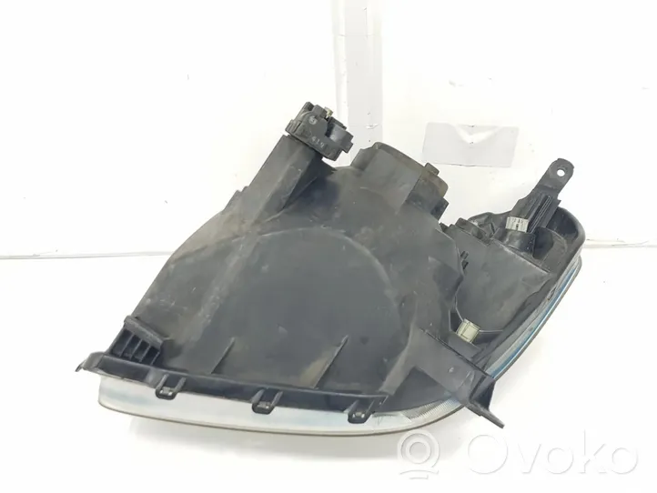 Toyota RAV 4 (XA20) Faro delantero/faro principal 8110542270