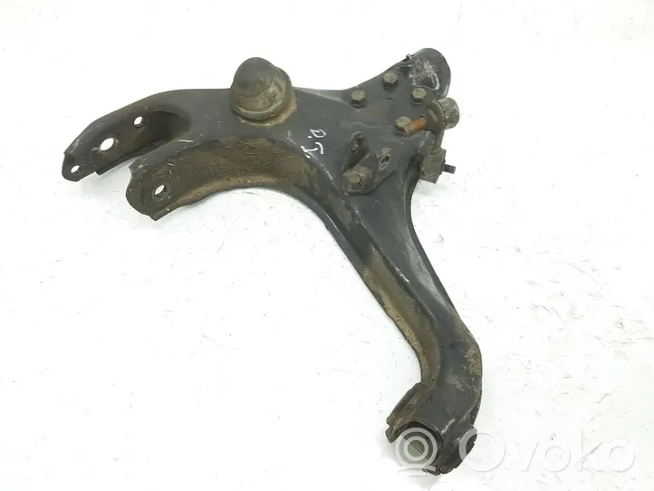 Mitsubishi Montero Triangle bras de suspension inférieur avant MB860831