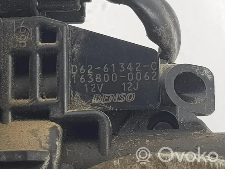 Toyota Land Cruiser J20 J20u Takaluukun lukon salvan moottori 6935060150