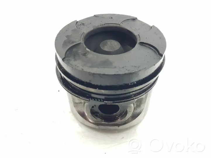 Mitsubishi L200 Piston avec bielle 1110A594