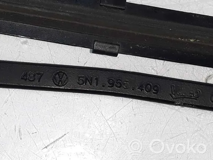 Volkswagen Tiguan Braccio della spazzola tergicristallo anteriore 5N1955409