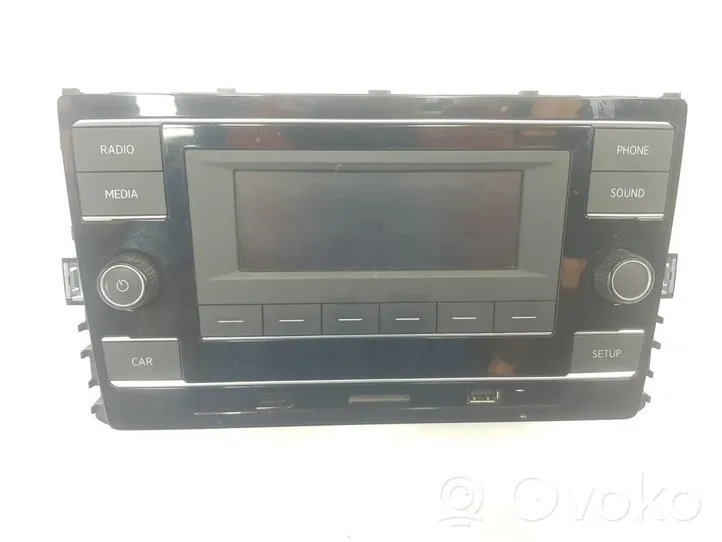 Volkswagen Crafter Panel / Radioodtwarzacz CD/DVD/GPS 7C0035153