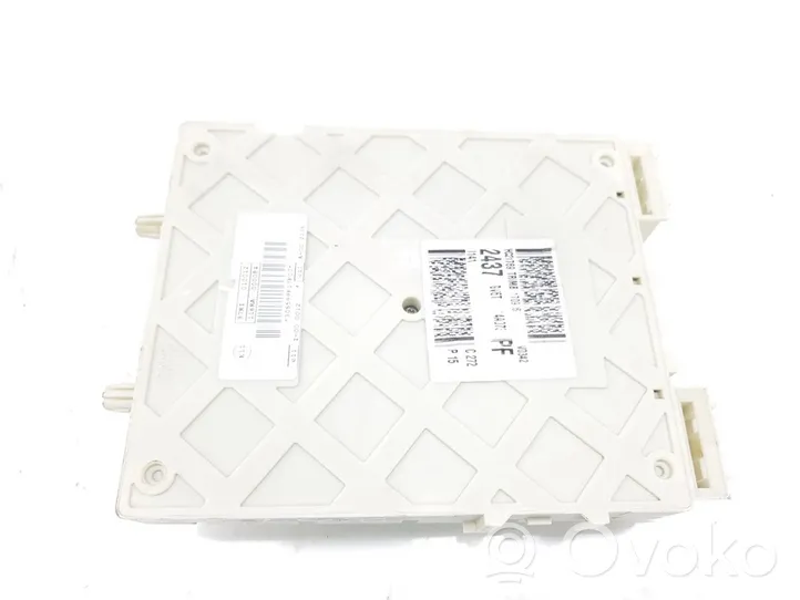 Ford Kuga II Module de fusibles 2227208