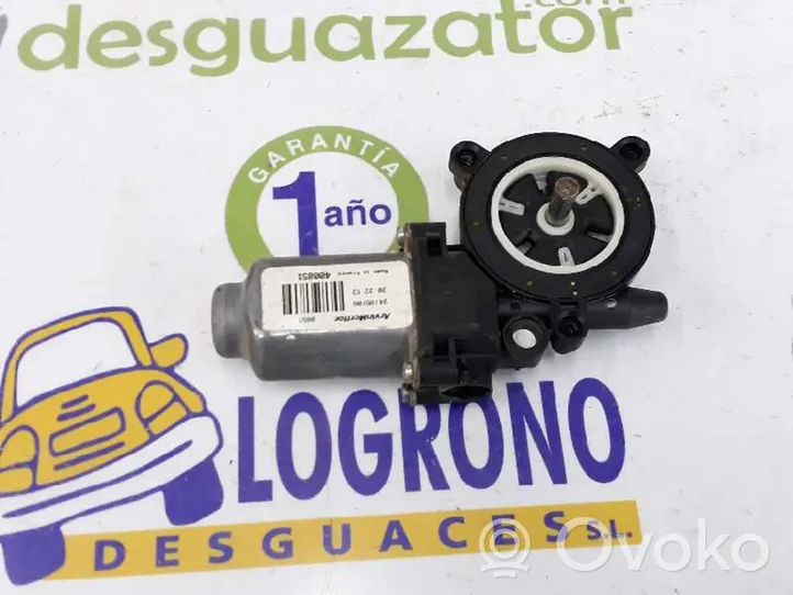 Nissan NP300 Motorino alzacristalli della portiera posteriore 82731EB315