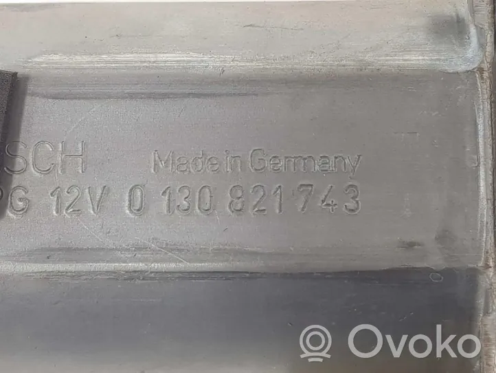 Volvo S70  V70  V70 XC Moteur de lève-vitre de porte arrière 0130821743