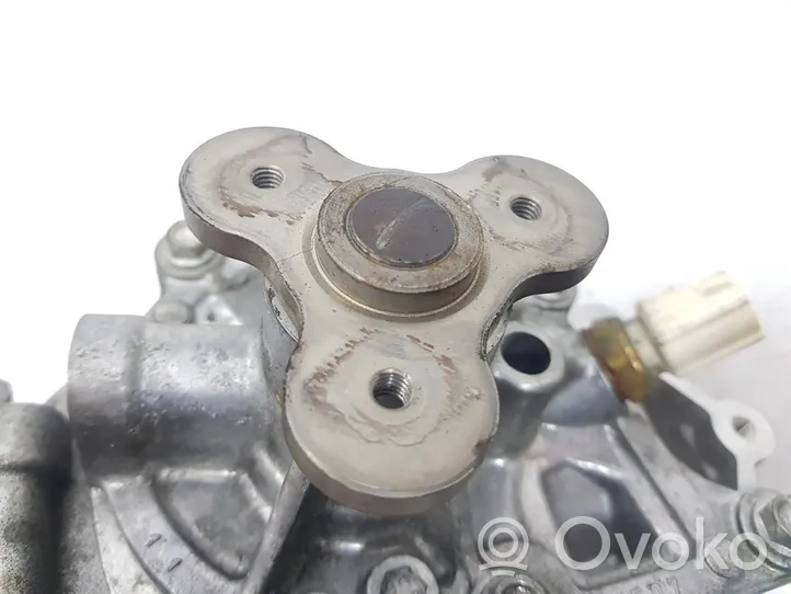 Mazda 3 I Pompe de circulation d'eau PYFA15010C