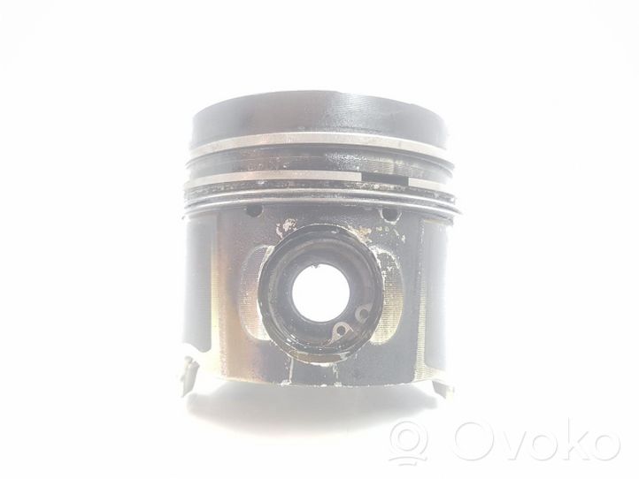 Renault Trafic I Piston avec bielle 7701472834