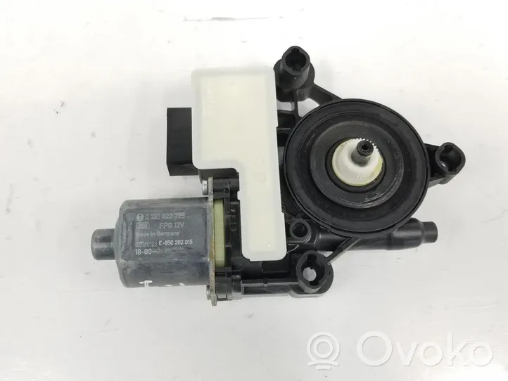 Skoda Karoq Galinis varikliukas langų pakėlėjo 5Q0959811E