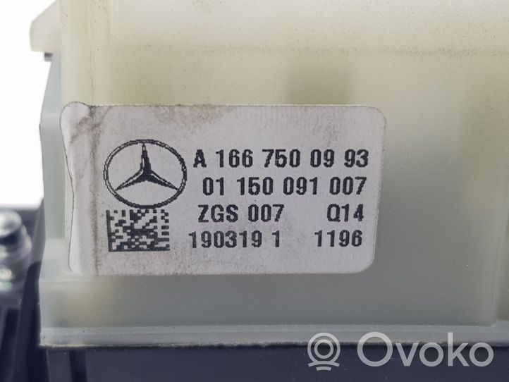 Mercedes-Benz GLA W156 Ручка (задней крышки) A1667500993