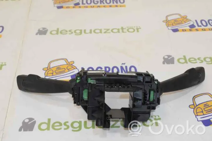 Volvo V40 Pulsanti/interruttori sul volante 31481774