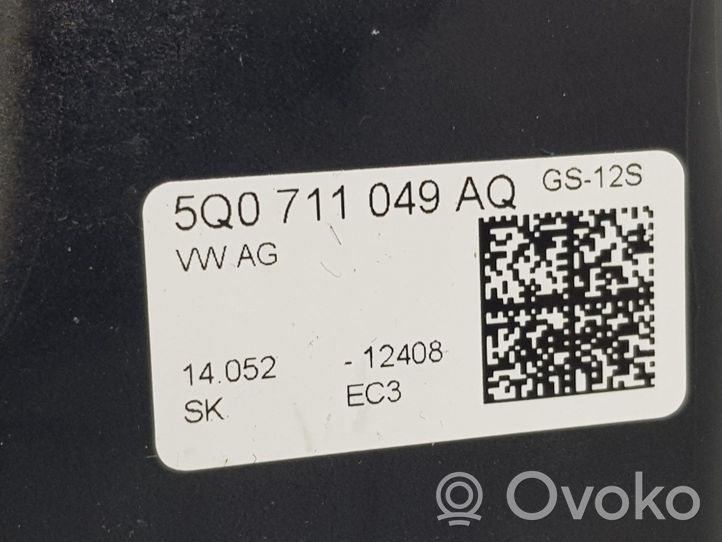 Audi A3 S3 8V Vaihteenvalitsimen verhoilu 5Q0711049AQ