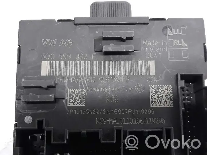 Volkswagen Touran I Oven keskuslukituksen ohjausyksikön moduuli 5Q0959393E