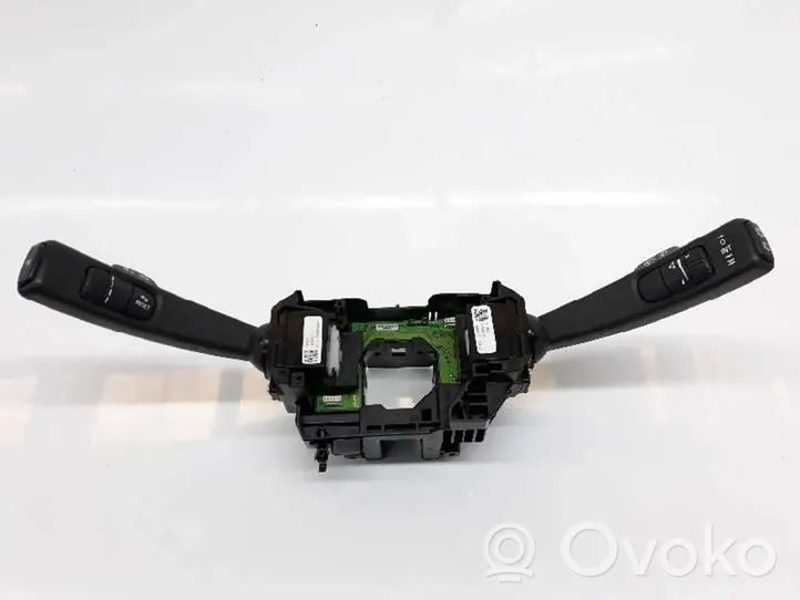 Volvo V40 Pulsanti/interruttori sul volante 31394001