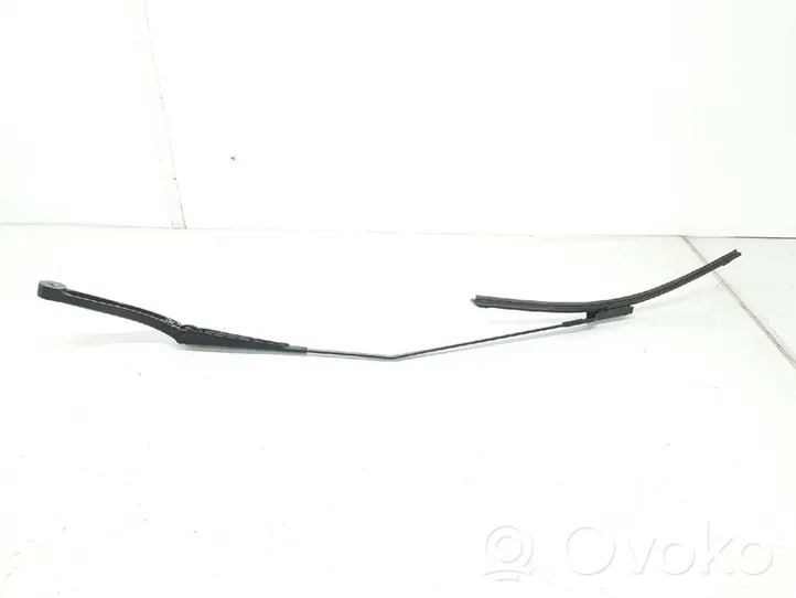 Opel Vivaro Front wiper blade arm 93867989