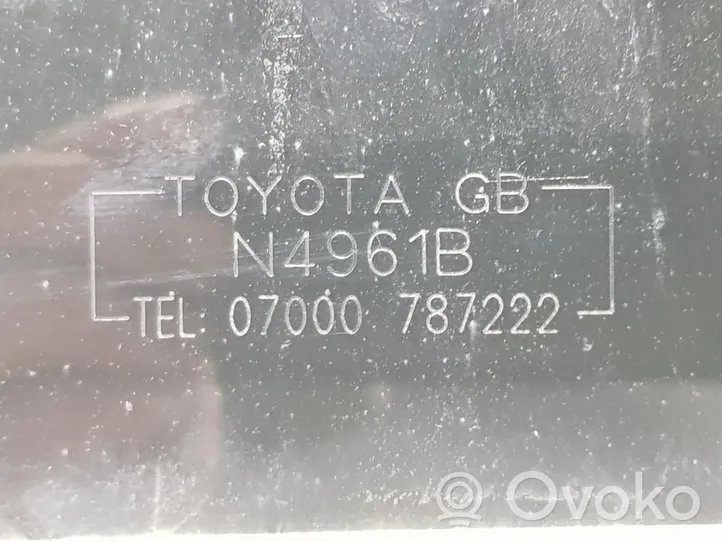 Toyota Land Cruiser (J120) Mažasis "A" galinių durų stiklas 6272060791