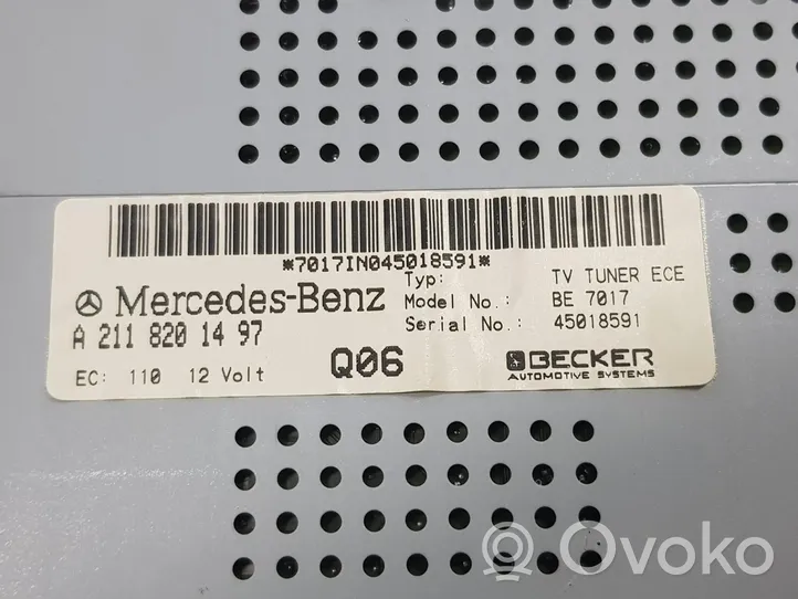 Mercedes-Benz E W211 Unité principale radio / CD / DVD / GPS A2118201497