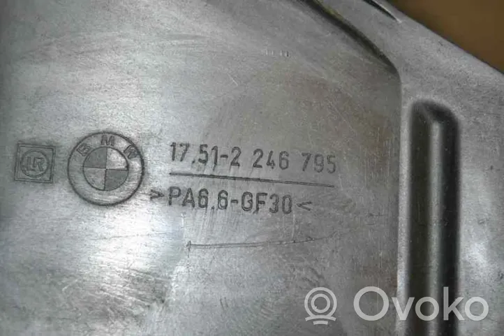BMW 3 E46 Välijäähdyttimen jäähdytin 2246795