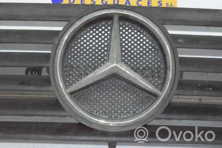 Mercedes-Benz Sprinter W901 W902 W903 W904 Atrapa chłodnicy / Grill 9018880123