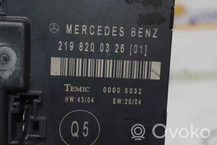 Mercedes-Benz CLS C219 Oven keskuslukituksen ohjausyksikön moduuli 2198200326