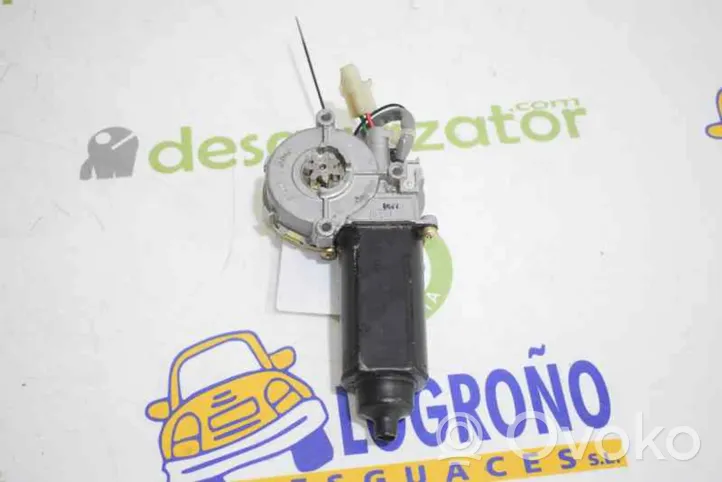 Suzuki Swift Moteur de lève-vitre de porte avant 8346082010