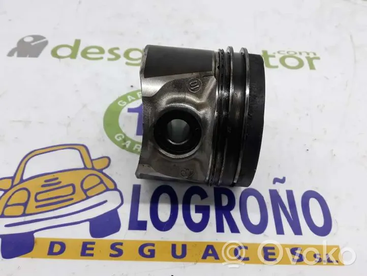 Nissan NP300 Piston avec bielle A2010EC00B