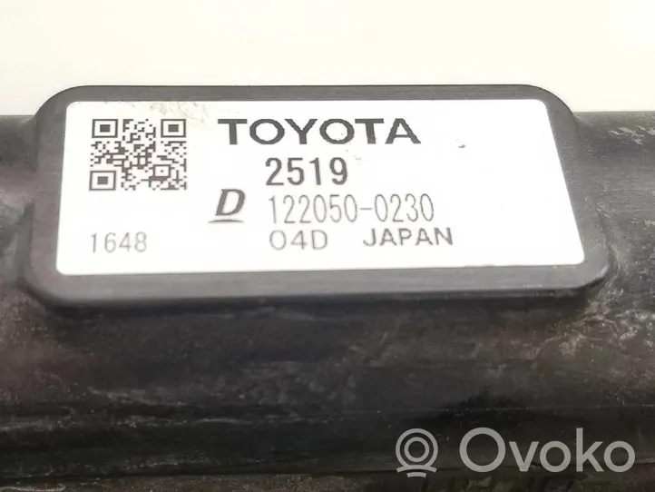 Toyota RAV 4 (XA40) Jäähdyttimen lauhdutin 1640025130