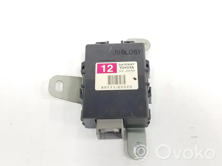 Toyota Land Cruiser (J120) Moduł sterowania Gateway 8911160020