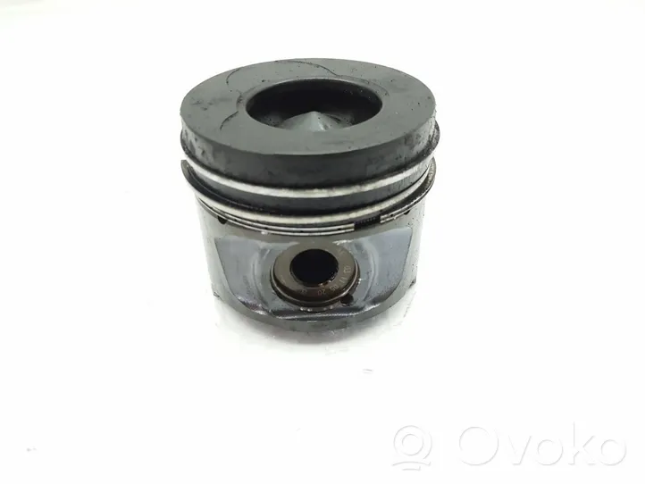 Suzuki Jimny Piston with connecting rod 1211184A510K0