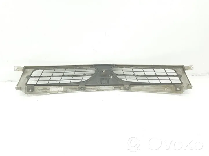 Nissan Interstar Atrapa chłodnicy / Grill 6230000QAE