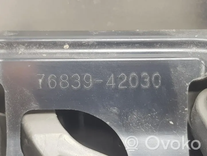 Toyota RAV 4 (XA40) Listwa wykończeniowa drzwi przesuwanych 7680142901