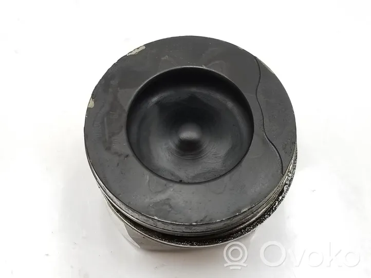 Volvo V40 Piston avec bielle 32213015