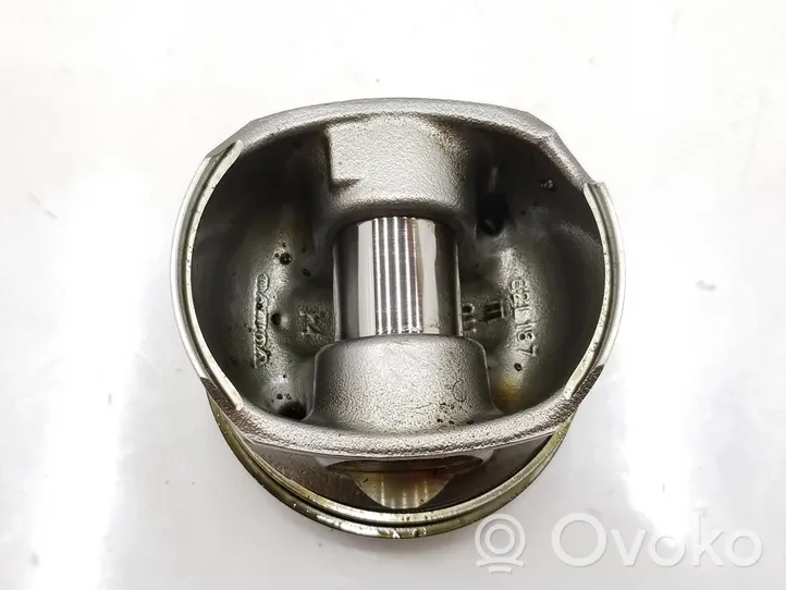 Volvo V40 Piston avec bielle 32213015