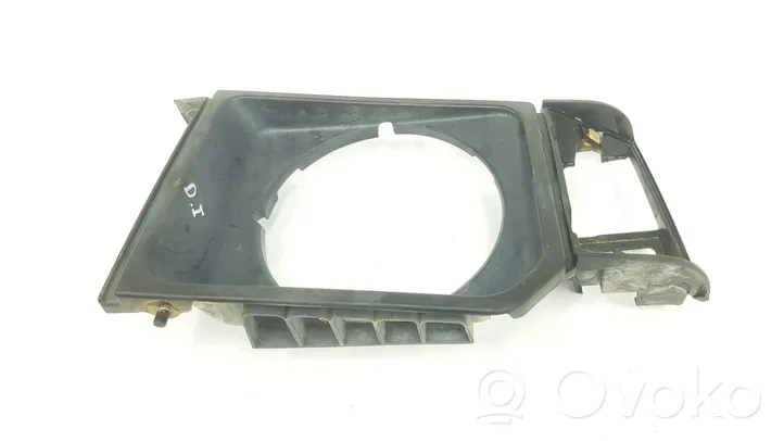 Mitsubishi Montero Moulure sous phares MB377401