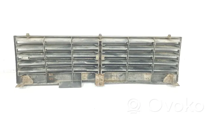 Mitsubishi Montero Atrapa chłodnicy / Grill MB404619