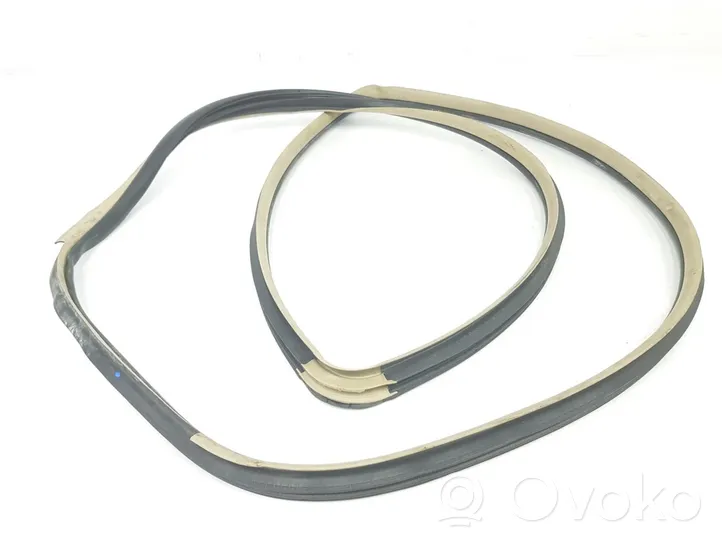 Toyota Land Cruiser (J120) Rubber seal front door (on door) 6233260040A0