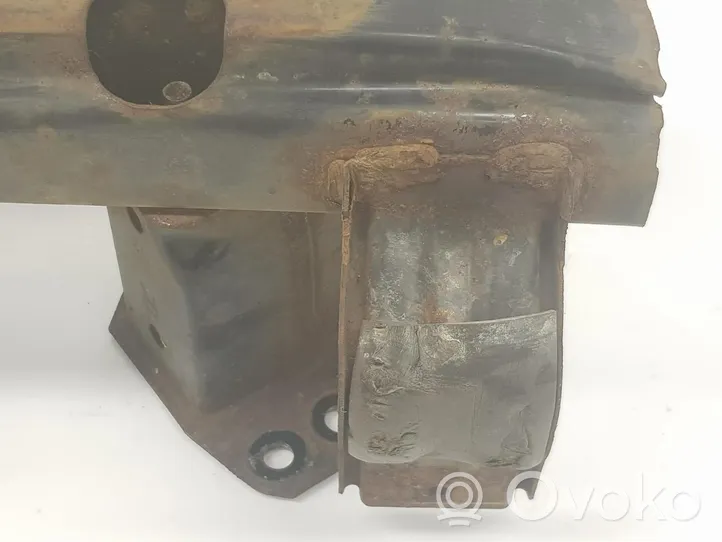 Toyota Land Cruiser (J120) Etupuskurin poikittaistuki 5202160100